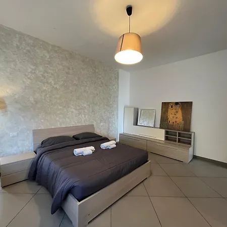Modernita E Comfort, 150mq Penthouse 3 Bedr * ベルガモ